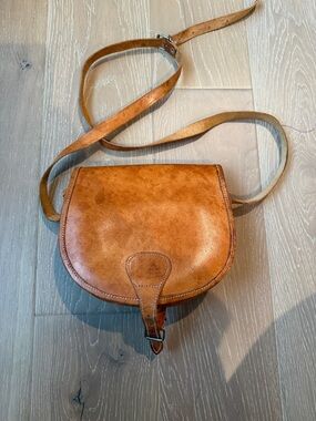 Vintage Leather Saddle Crossbody Bag in Cognac Brown
